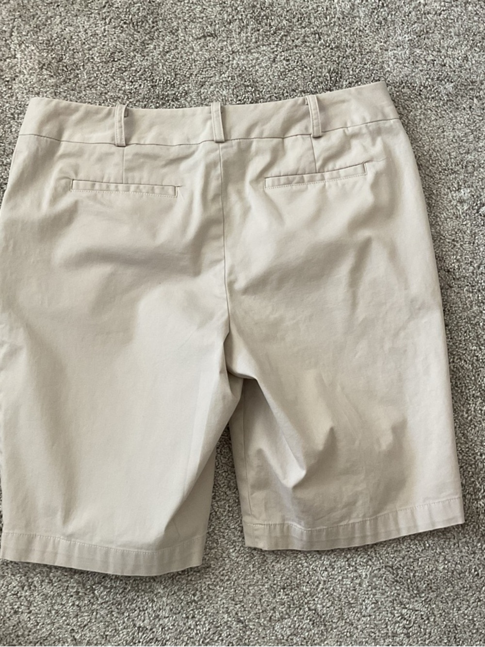 Talbots Woman’s Light Khaki Size 6 Petite Bermuda Shorts - Picture 2 of 4